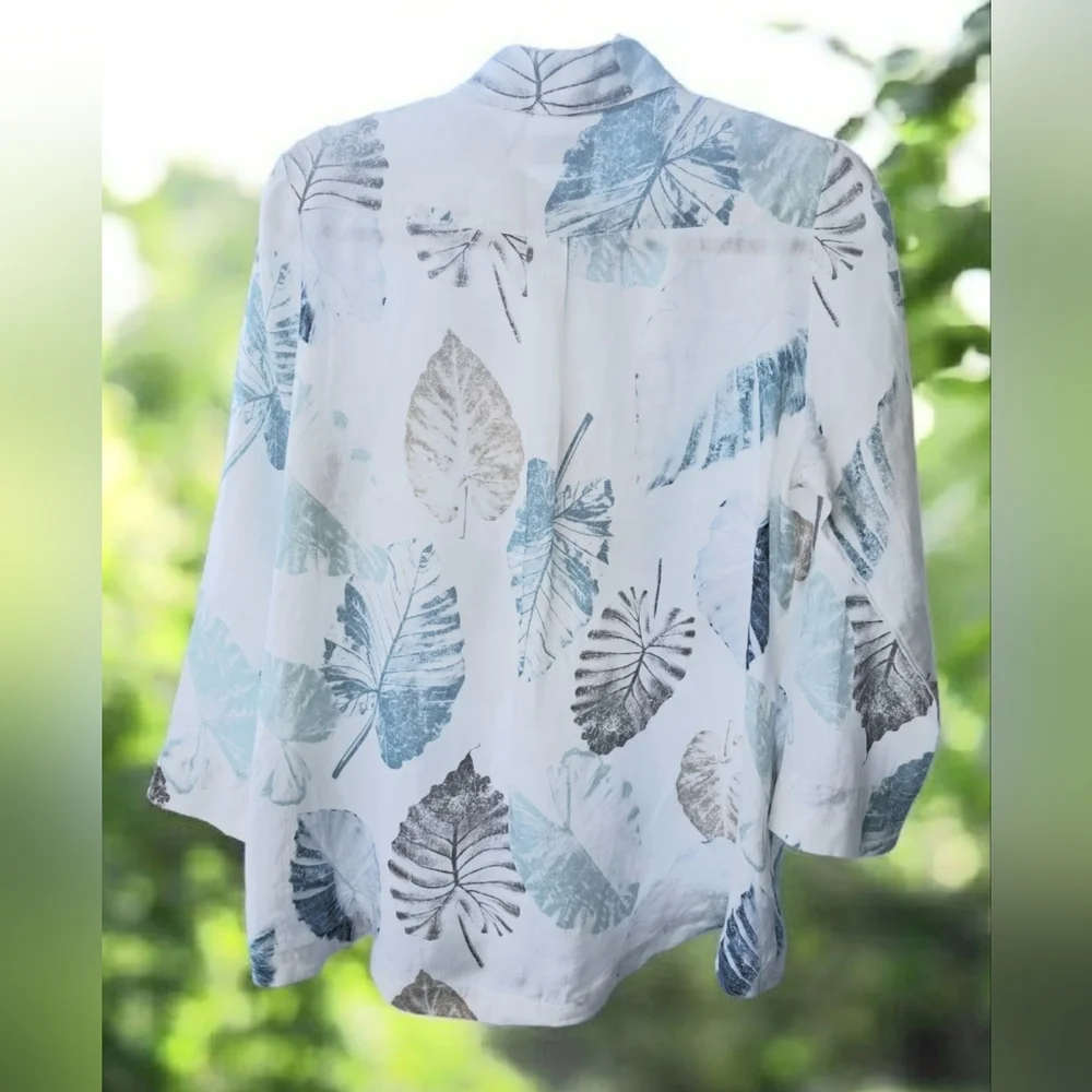 I Linen Lifestyle Elegant Light Gray and Blu Linen Blouse - Picture 2 of 10